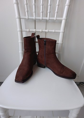 LUTVELİZADE Kahverengi Süet Kadın Stiletto Bot
