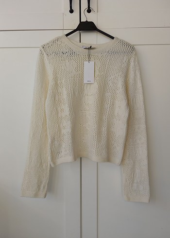 Nakışlı Beyaz Triko Kadın Kazak - Görsel 2