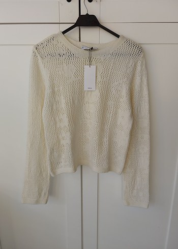 Nakışlı Beyaz Triko Kadın Kazak - Görsel 3