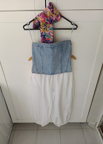 Askılı ve Kot Detaylı Uzun Beyaz Elbise - Görsel 3