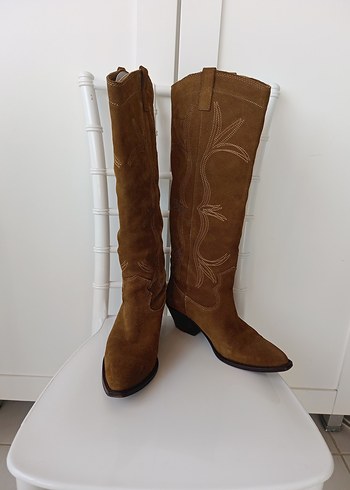 Kahverengi Süet Nakışlı Dizüstü Bot - Görsel 2