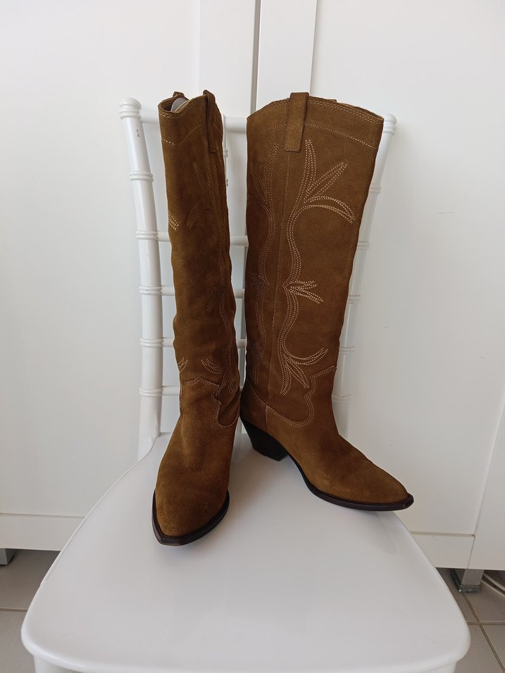 Kahverengi Süet Nakışlı Dizüstü Bot - Görsel 2