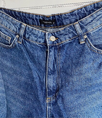 40 Beden Trendyolmilla koyu renk kot şort