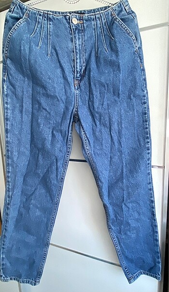Lc Waikiki mom jean