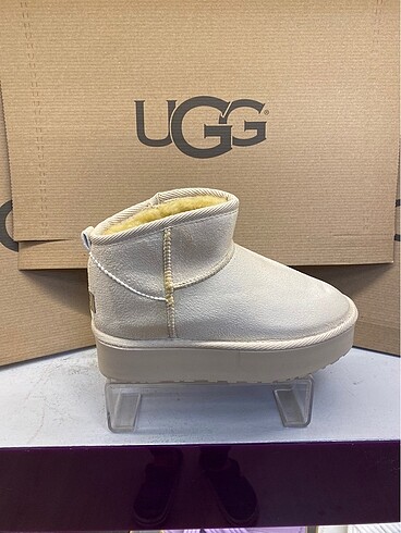 Ugg bot