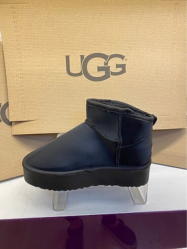 Ugg Ugg Bot