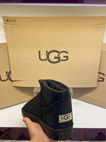 38 Beden Ugg Bot