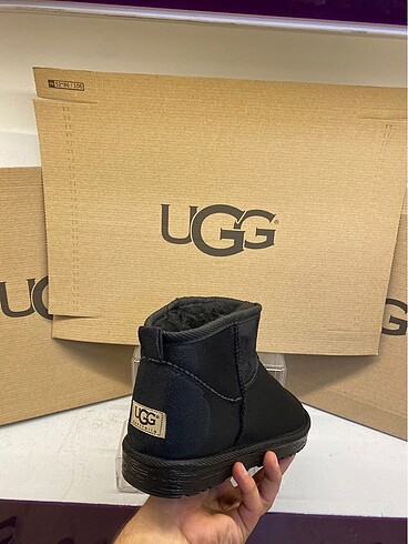 38 Beden siyah Renk Ugg Bot