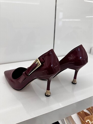 Valentino Stilletto Bordo