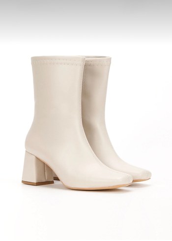 Beyaz Deri Kadın Topuklu Bot - Görsel 2