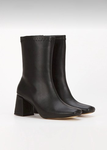 Siyah Deri Kemerli Kadın Topuklu Bot - Görsel 2