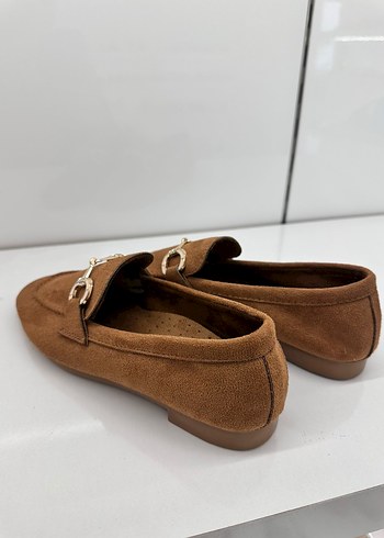 Zara Kahverengi Süet Tokalı Kadın Klasik Ayakkabı