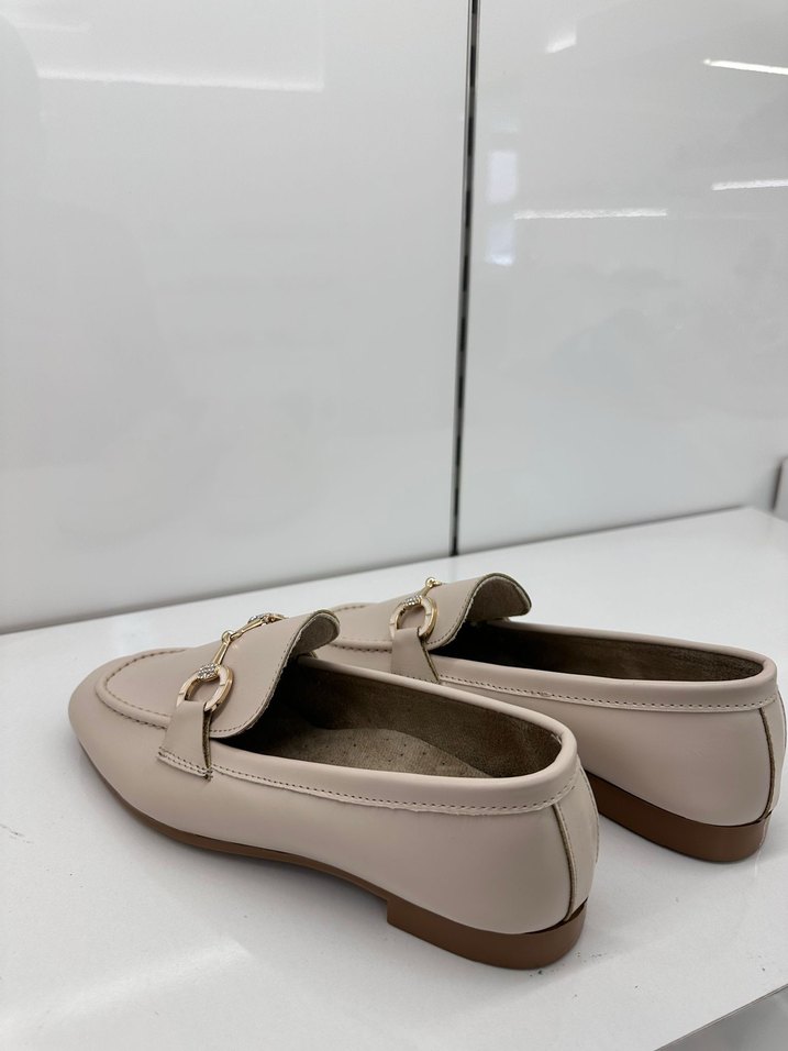 Bej Deri Tokalı Kadın Klasik Ayakkabı - Görsel 3