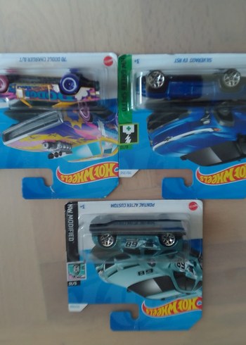 Hot Wheels arabalar tane 200 üçü 550