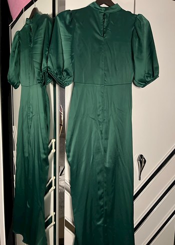 Zümrüt yeşili saten midi elbise - Görsel 5