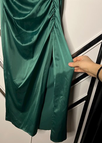 Zümrüt yeşili saten midi elbise - Görsel 2