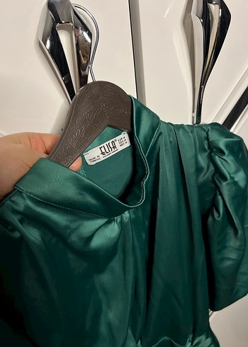 Zümrüt yeşili saten midi elbise - Görsel 6