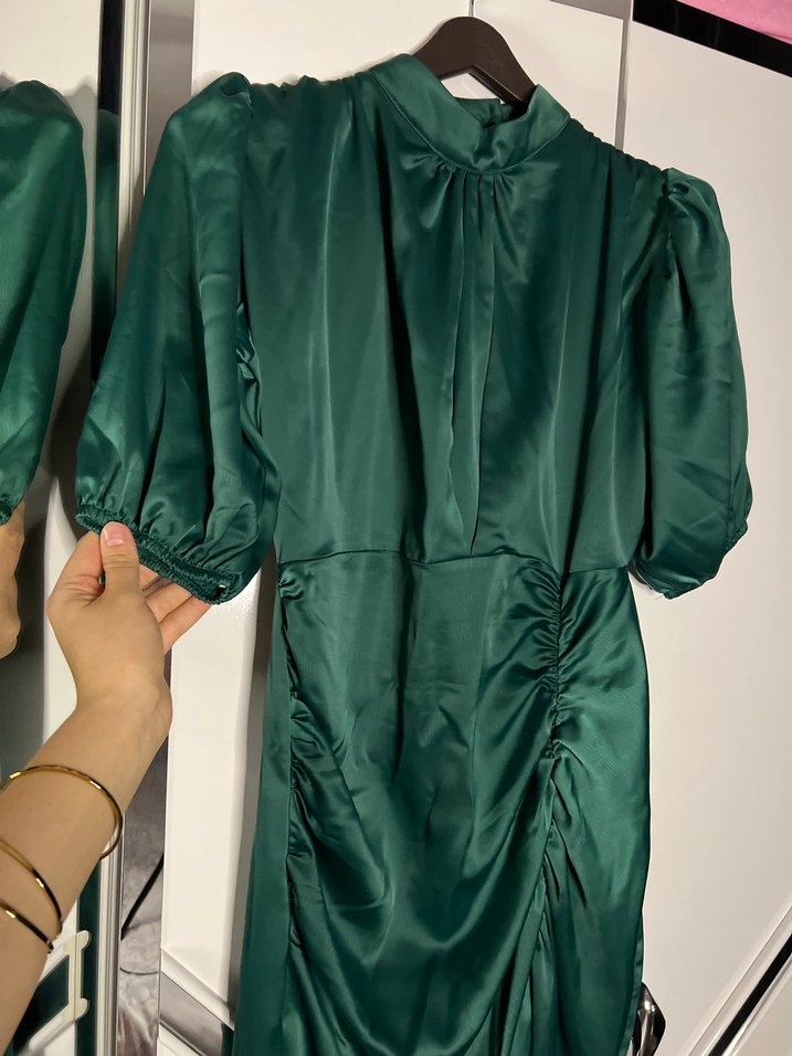 Zümrüt yeşili saten midi elbise - Görsel 3
