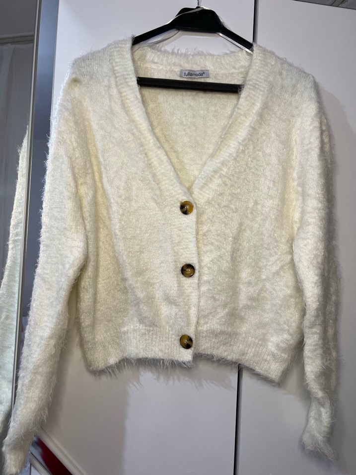 Düğmeli krem peluş Kadın Hırka - Görsel 2