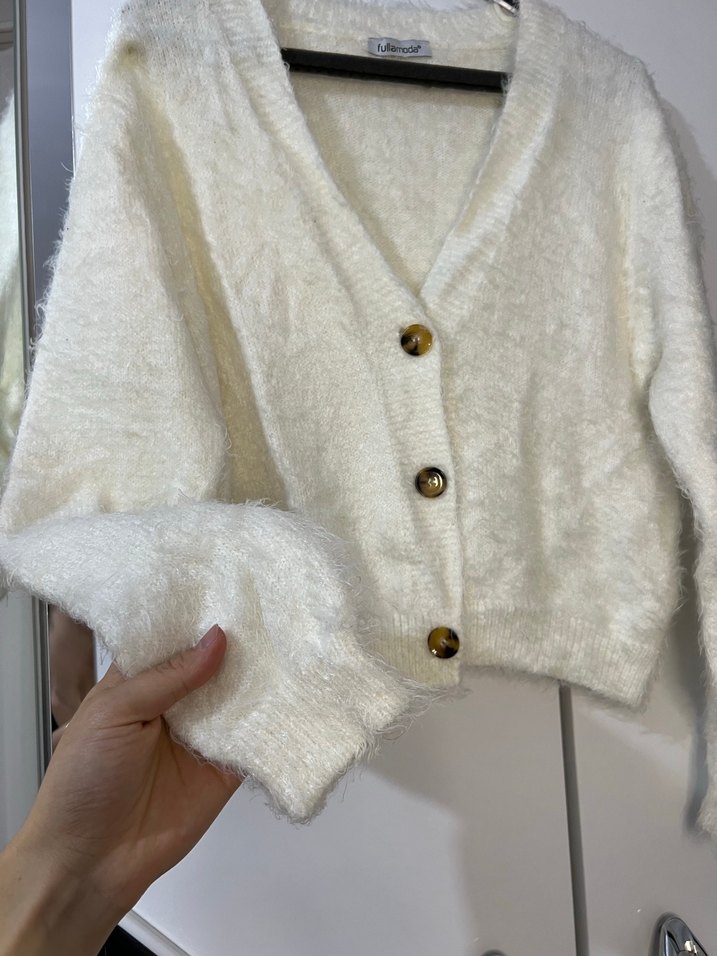 Düğmeli krem peluş Kadın Hırka - Görsel 3