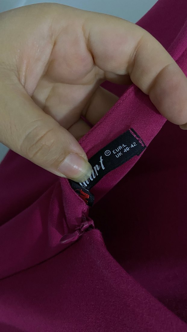 Pembe sırtı V Yaka Kolsuz Mini Kalem Elbise - Görsel 4