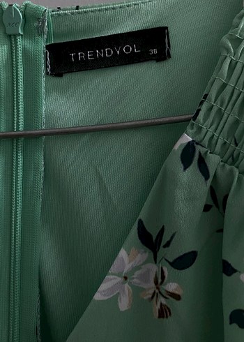 Yeşil Midi V Yaka Çiçekli Elbise - Görsel 4
