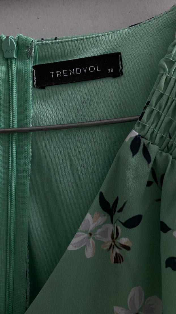 Yeşil Midi V Yaka Çiçekli Elbise - Görsel 4