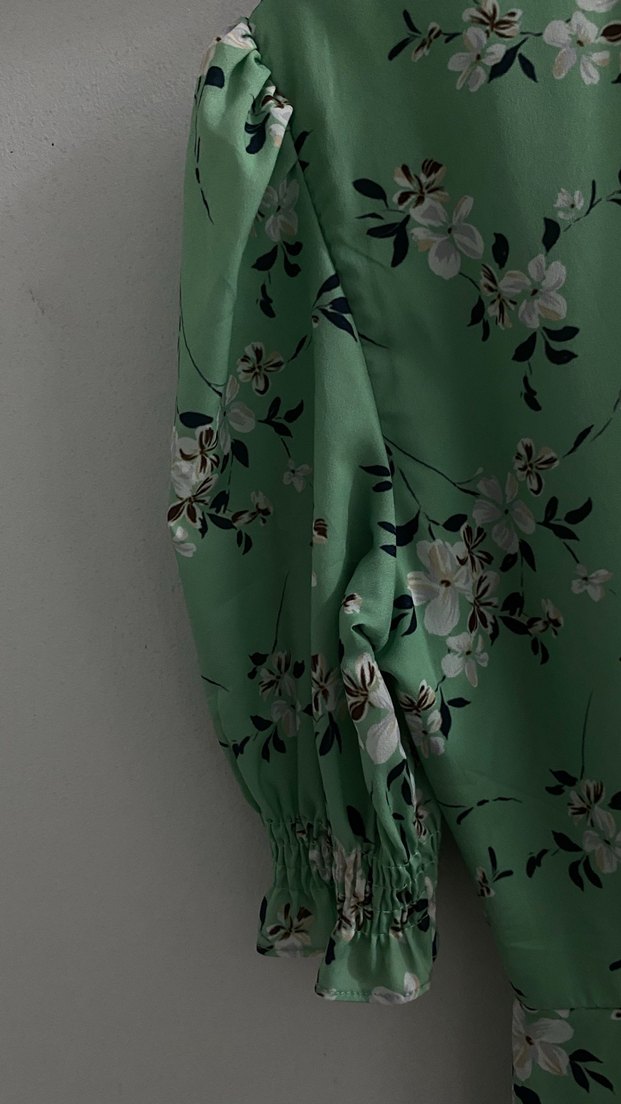 Yeşil Midi V Yaka Çiçekli Elbise - Görsel 2