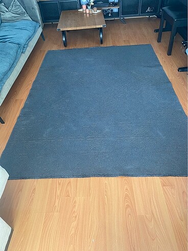 4 metre kare çift taraflı kilim halı yeni yıkatılmış olup temizd