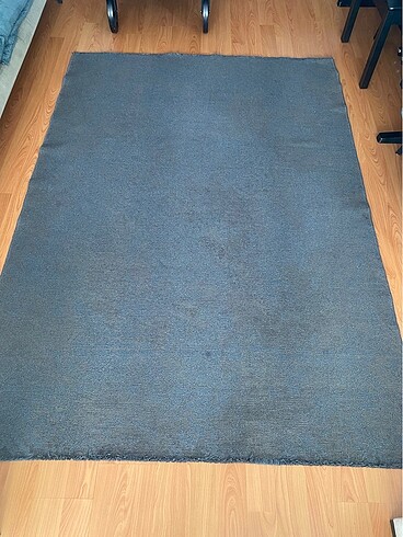 Beden 4 metre kare çift taraflı kilim halı yeni yıkatılmış olup temizd