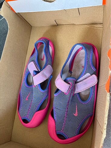 Nike kız çocuk sandalet