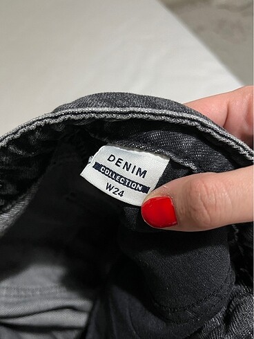 xs Beden Siyah yırtık pantolon