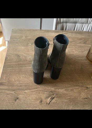 İNCİ SÜET BOT YEŞİL - Görsel 3