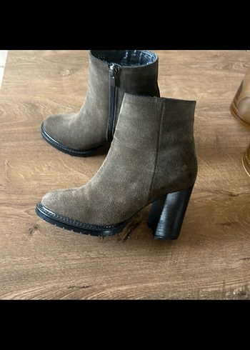 İNCİ SÜET BOT YEŞİL - Görsel 4