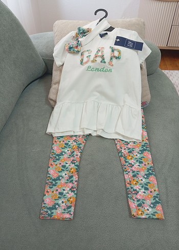 GAP London Beyaz Dantelli Kız Bebek Takımı