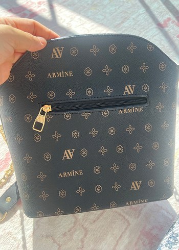  Beden Armine marka siyah çanta