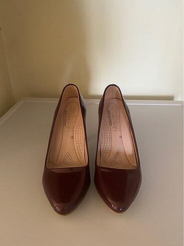38 Beden bordo stiletto