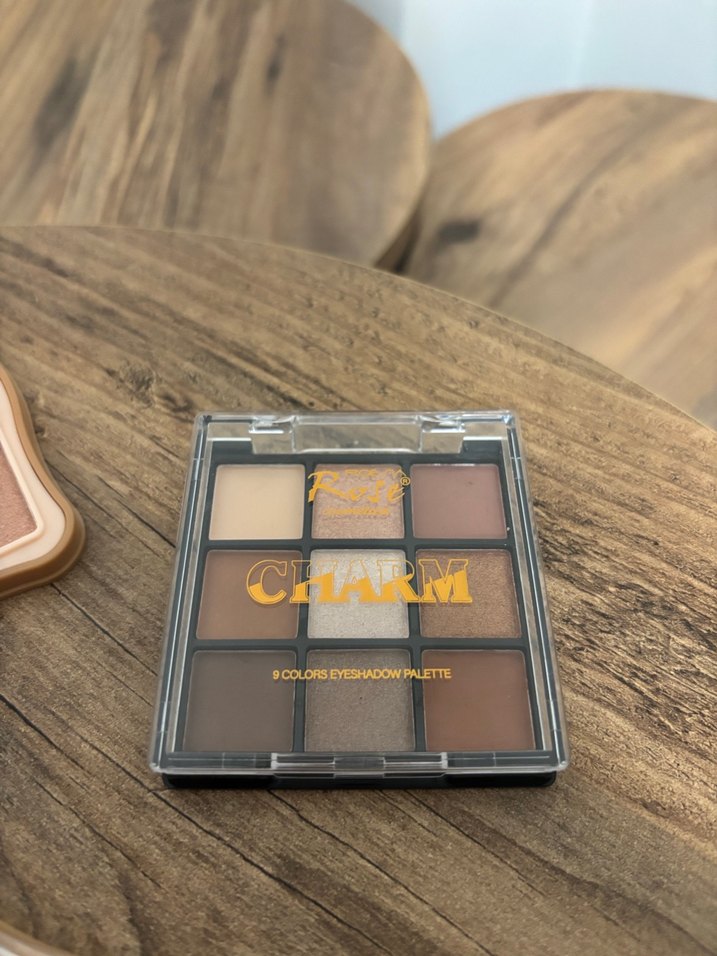 Bej Ve Kahve Tonlarda Göz Farı Paleti - Görsel 2