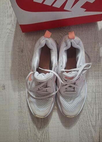 36,5 Beden beyaz Renk Nike spor ayakkabi