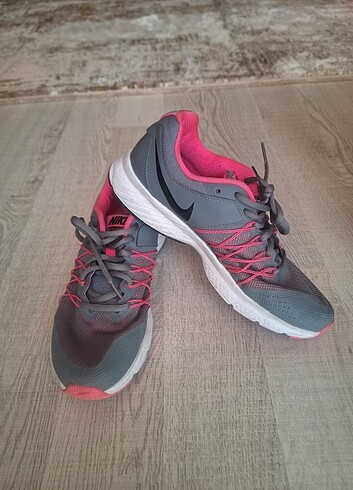 40 Beden Nike spor ayakkabisi