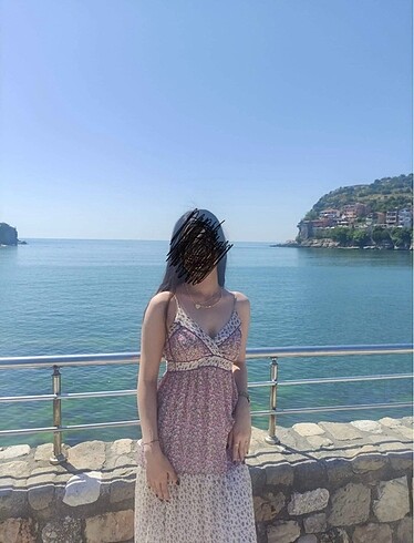 Çiçekli elbise