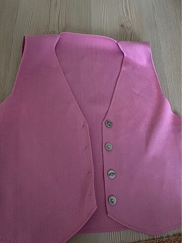 Pembe yelek