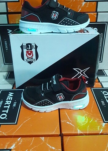 Kinetix orijinal Beşiktaş ışıklı çocuk spor ayakkabısı 26 28 numara