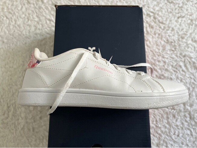 40 Beden beyaz Renk REEBOK ROYAL COMPLETE CLN CHERRY