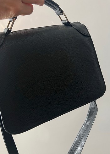 Zincir Detaylı Siyah deri Çiçekli Kadın Çantası - Görsel 3