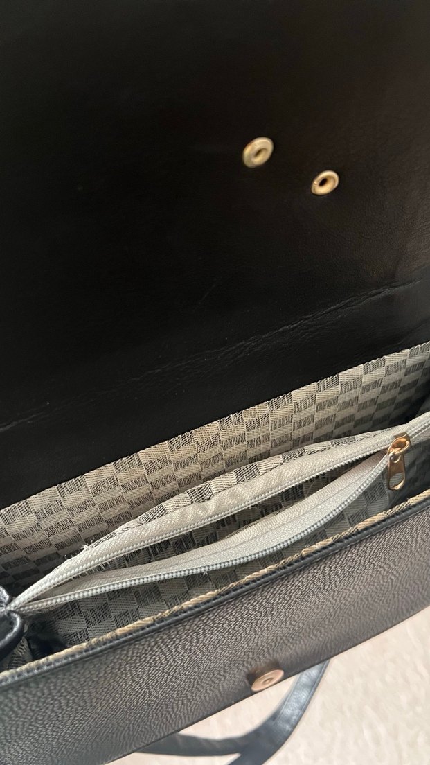 Zincir Detaylı Siyah deri  Çiçekli Kadın Çantası - Görsel 2