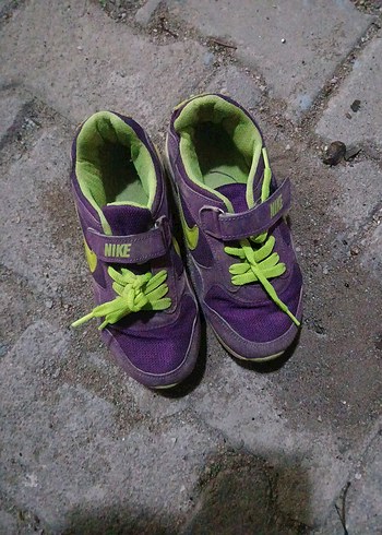 Mor Renkli Erkek Çocuk Nike Spor Ayakkabı