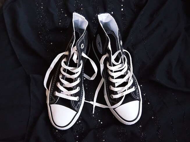 37 Beden siyah Renk Converse