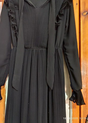 Siyah Piliseli Uzun Elbise - Görsel 5