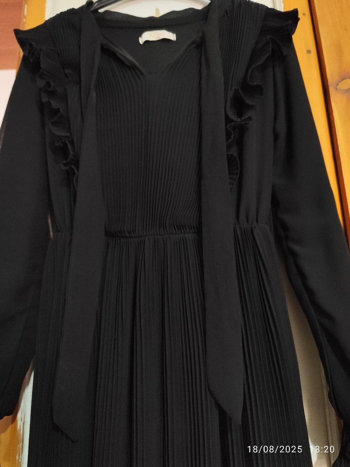 Siyah Piliseli Uzun Elbise - Görsel 2